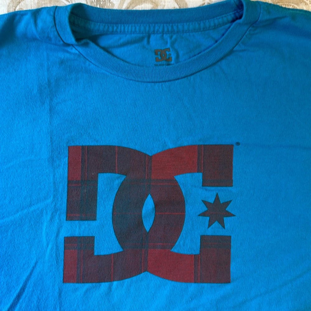 DC skateboard brand XL T-shirt. Blue and pre-owned great condition.